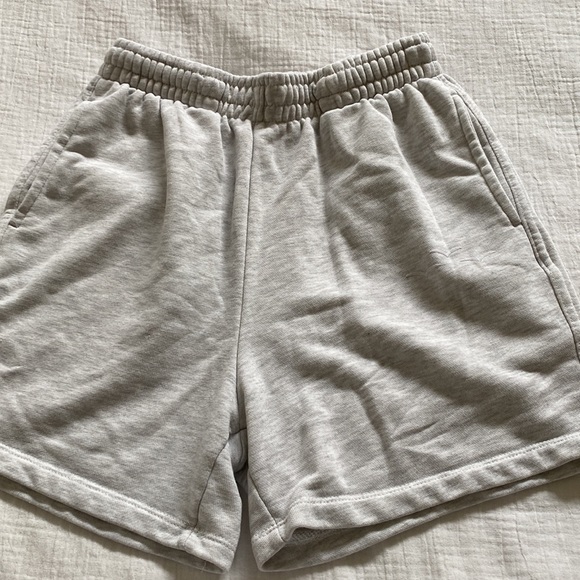 LAZYPANTS SHORTS LIGHT GREY - Picture 3 of 4
